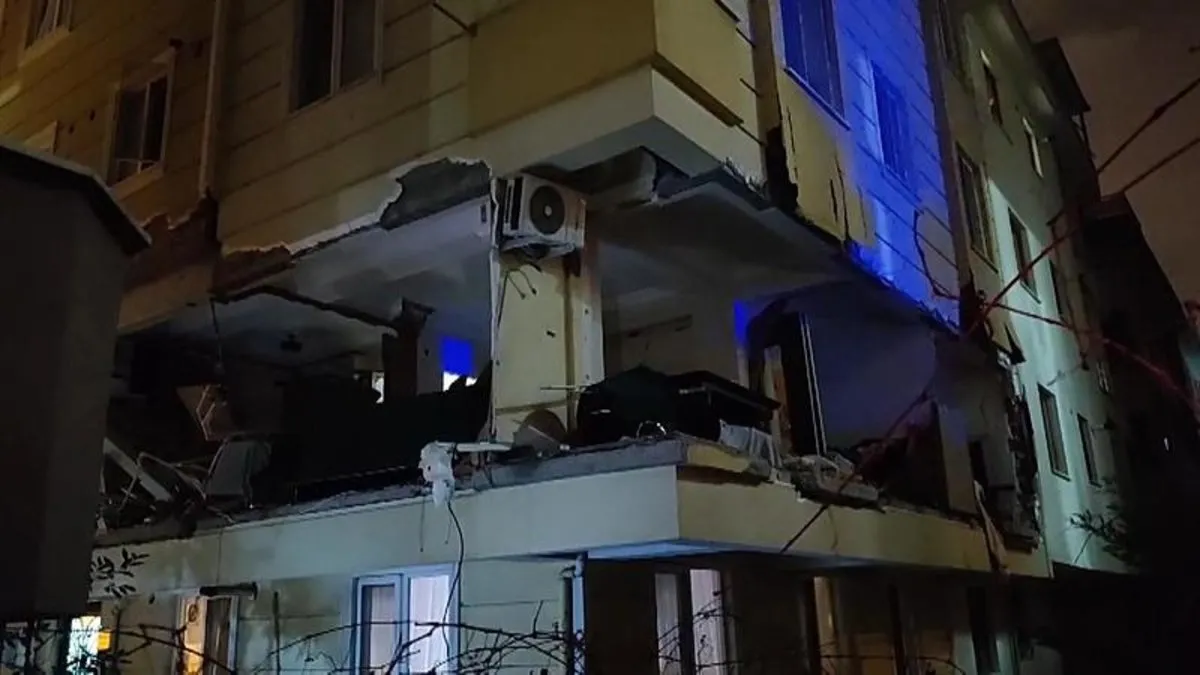 Ümraniye'de patlama: Evin duvarı yıkıldı, 1 kişi yaralandı