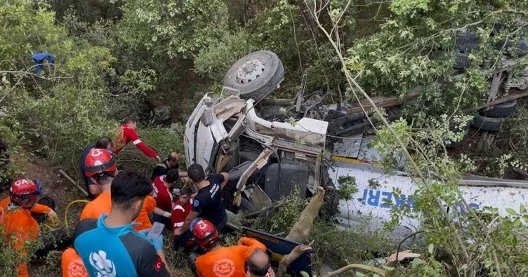 Bursa'da orman yangınına müdahaleye giden su tankeri uçuruma yuvarlandı! 3 ölü!