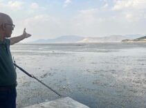 120 kişi yaşıyor! Özelliği ile Türkiye'de tek: Her taraf balçık tarlasına döndü.