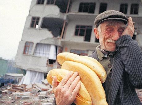 17 Ağustos’un üzerinden 26 yıl geçti! Türkiye 448 bin kez sallandı