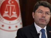 Adalet Bakanı Tunç'tan İstanbul Boğazı'ndaki geçit törenine ilişkin paylaşım