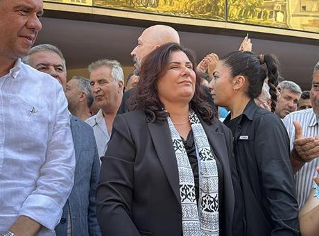 AK Parti'ye katılan Çerçioğlu'ndan belediye önünde yeni açıklama: Hiçbir şeyden korkum yok