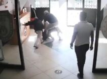 Aldığı cevabı beğenmeyen veli, okul müdürü ve yardımcısına bıçakla saldırdı