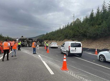 Anadolu Otoyolu'nda kaza! İstanbul yönü trafiğe kapandı