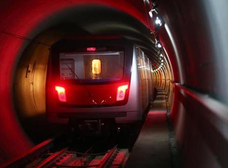 Ankara'da geçici olarak hizmete kapatılan bazı metro istasyonları tekrar açıldı