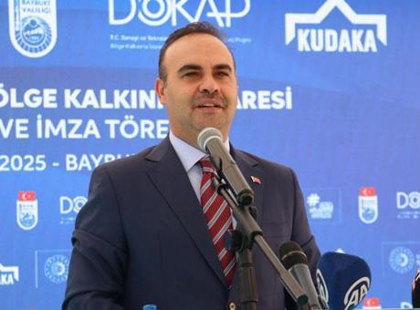 Bakan Kacır: Daha güçlü Türkiye'nin temellerini atıyoruz