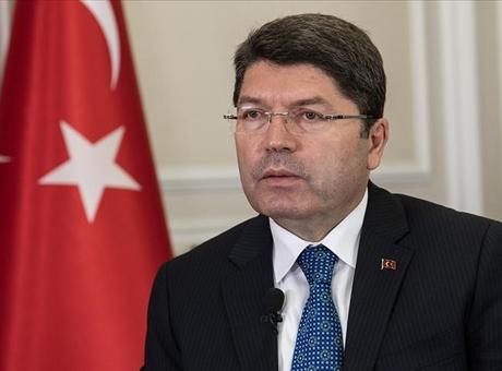 Bakan Tunç: Özel’e tavsiyemiz sakince ve ciddiyetle yolsuzluk soruşturmalarının sonucunu beklemesi