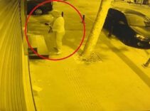 Bayrampaşa’da düşen cüzdandaki paraları aldı! Güvenlik kamerasına yakalandı