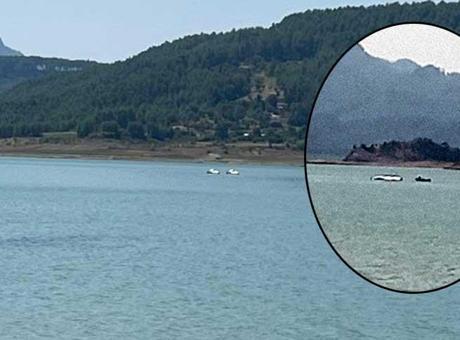 Burdur'da eğitim uçağı tatbikat sırasında göle düştü