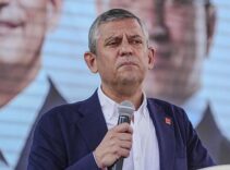 CHP Genel Başkanı Özel, İstanbul'da kreş ve öğrenci yurdu açılışına katıldı