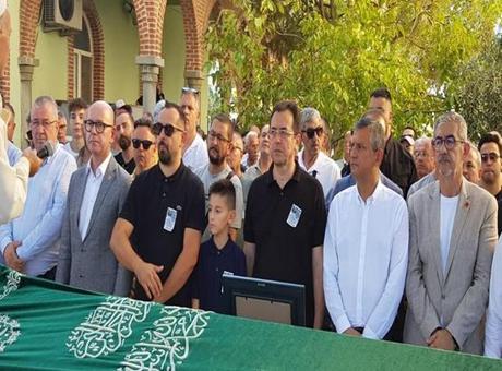 CHP Lideri Özgür Özel Balıkesir'de cenaze törenine katıldı