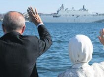 Cumhurbaşkanı Erdoğan Dolmabahçe’den selamladı