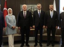 Cumhurbaşkanlığı İletişim Başkanı Burhanettin Duran, Kamu Başdenetçisi Akarca ile bir araya geldi