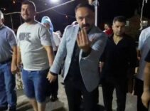 Düğünde drona para takmaya çalıştı! Az kalsın elinden oluyordu