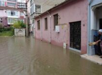 Edirne’yi sağanak vurdu! Dakikalar içinde her yer göle döndü