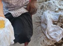 Eski yastıktan çıkan büyük sürpriz! Kılıfı açtı, gözlerine inanamadı