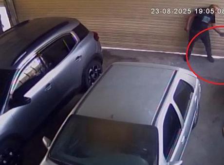 Esnafın köpeğini tabancayla öldürdü! O anlar saniye saniye kamerada
