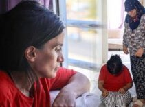 Evden çıkamıyor, 6 saat banyoda kalıyor! ‘Arkadaşlarım benimle alay ediyor’