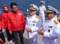 Gençler, Savarona ile Boğaz’daki tarihi geçişte duygularını paylaştı