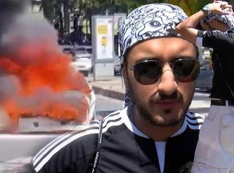 Hayali 2 ay sürdü! Aldığı araba Beşiktaş'ta alev alev yandı