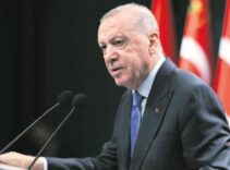 İspanyol gazetesi El Pais’e makale yazdı: ‘İnsanlığın vicdanı ayaklar altında’