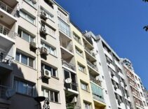 İzmir’de kayıp kadının cesedi binanın bahçesinde bulundu