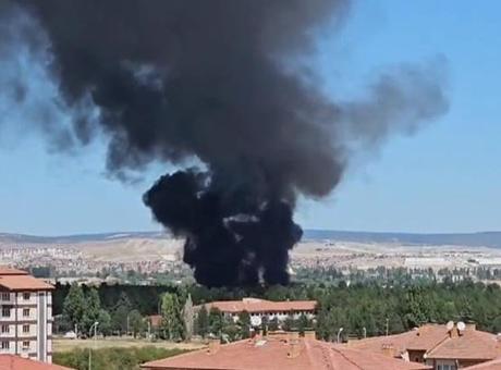 Kütahya Hava Er Eğitim Tugay Komutanlığı'ndaki yangın kontrol altına alındı