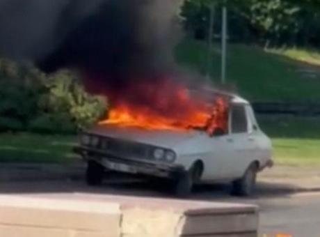 Meclis önünde 'Beyaz Toros' yakıldı! Emniyet'ten açıklama