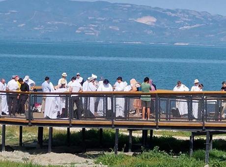 Papa'nın gelmesinin beklendiği İznik'te Fransa'dan gelen 42 akademisyen ayin yaptı