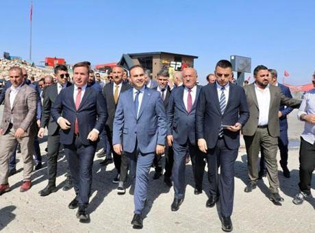 Sanayi ve Teknoloji Bakanı Kacır Ergan Dağı Kayak Merkezi'ni ziyaret etti