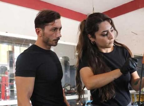 Sivas'ta bir ilk! Eleman bulmayınca karısını işe aldı: Şaşırıp, tuhaf karşılıyorlar