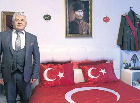 Tarihe vefayı Hollanda’da anlatıyor