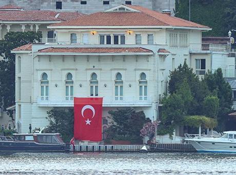 Teknofest Mavi Vatan kapsamında TCG Anadolu liderliğinde İstanbul Boğazı'nda tarihi geçiş