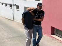 Araçtaki koltuğun altından 5 kilo esrar çıktı! Savunması şoke etti