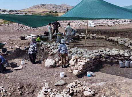 Diyarbakır'da gizemli buluş! İşte 9 bin 500 yıl önce insanların bir araya geldikleri dikkat çeken yapı