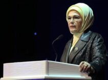 Emine Erdoğan: İnsanlığı yeniden ayağa kaldıracak yegane güç, eğitimdir