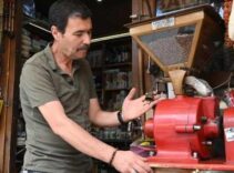Eskişehir'de 50 yıldır süren ilginç gelenek: Dükkana giren şaşkına dönüyor: ‘İnsanları davet ediyoruz'