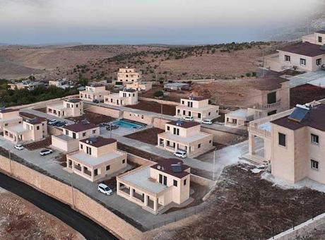 Gurbetten 50 yıl sonra köye dönüp villa yaptılar! 'Lüksü bulduk ama gerçek mutluluğu orada bulamadık'