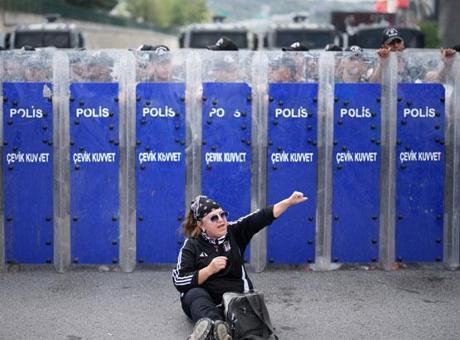 Gürsel Tekin, CHP İstanbul l binasında