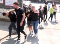 Kadıköy'de okul çevresinde denetim: 2 kişi gözaltına alındı