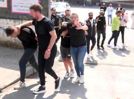 Kadıköy'de okul çevresinde denetim: 2 kişi gözaltına alındı