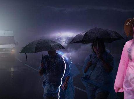 Meteoroloji'den sağanak alarmı! Görüş mesafesi 15 metreye düştü, uyarılar peşe peşe geldi