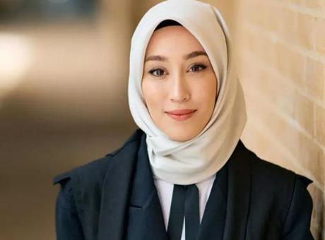 TBMM'nin en genç vekili Rümeysa Kadak, Oxford'un reklam yüzü oldu