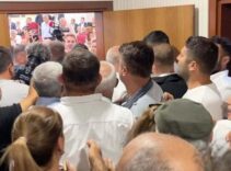 Toplantı salonuna polis geldi! Aydın Büyükşehir Belediye Meclis’nde gerginlik