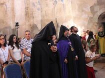 Van’da 1100 yıllık Akdamar Kilisesi’nde 13'üncü ayin yapıldı