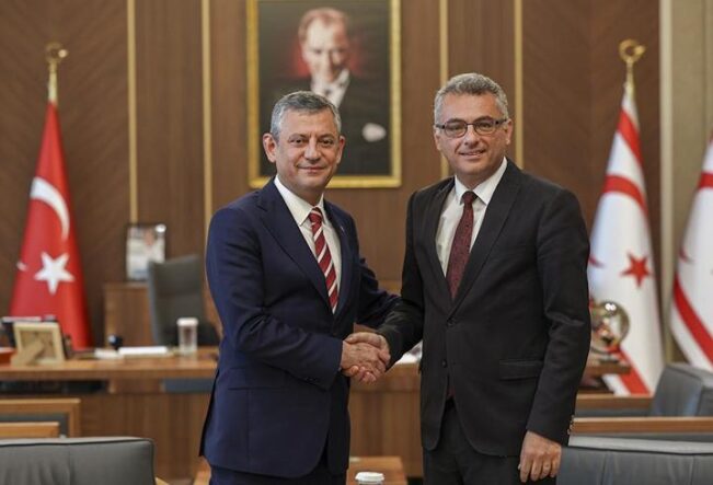 CHP Genel Başkanı Özel, KKTC Cumhurbaşkanı Erhürman'ı ziyaret etti