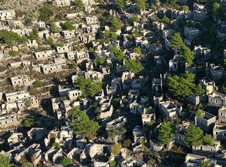 Bir gecede terk edildi! 69 yıldır kimsenin yaşamadığı köyün ürperten hikayesi