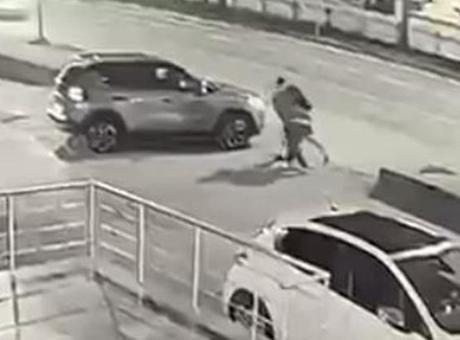 Dehşet anları kamerada! İş arkadaşını 9 bıçak darbesiyle katletti