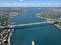 İstanbul Boğazı'nda gemi trafiği çift yönlü askıya alındı