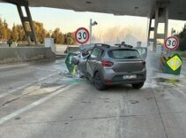 İzmir’de otoyol gişelerinde korkunç kaza! Alev alan araçta genç sürücü hayatını kaybetti
